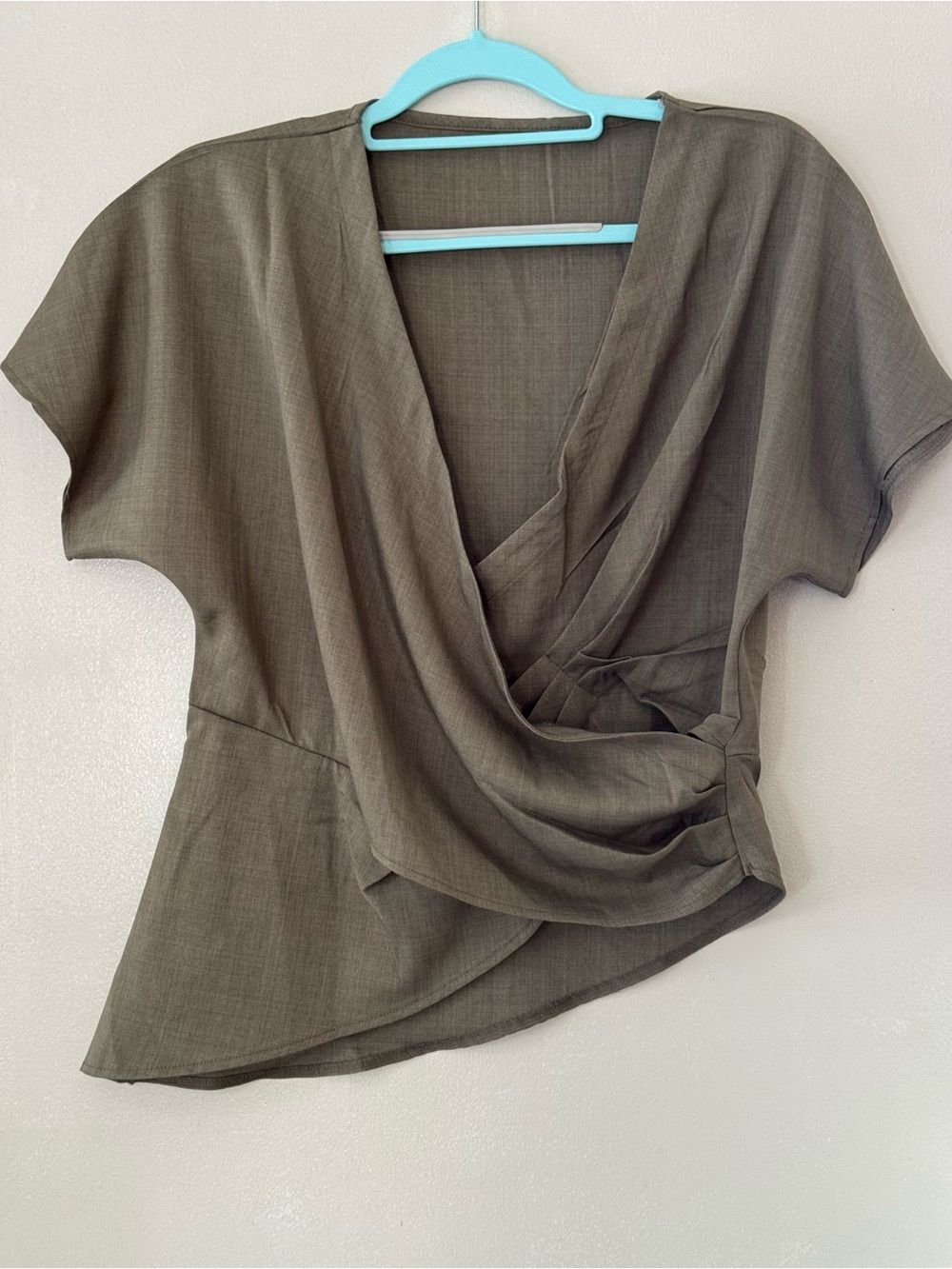 Khaki 2-Pieces Pant with Pockets and V-Neck Top Size XXL Short Sleeved - Picture 2 of 16